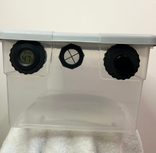 Latchless bin